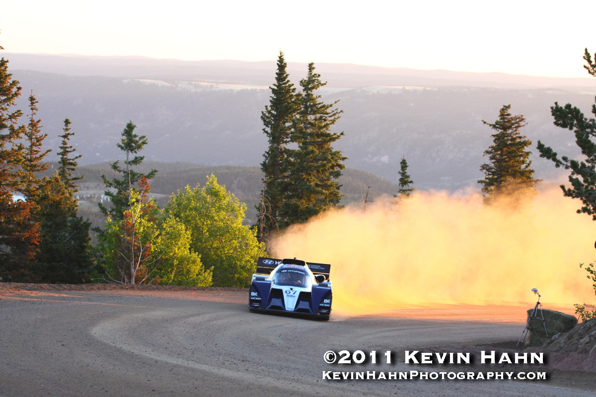 IMAGE: http://kevinhahnphotography.com/2011/PPIHC2011P3/images/%C2%A92011KevinHahnPPIHCP3%204.jpg