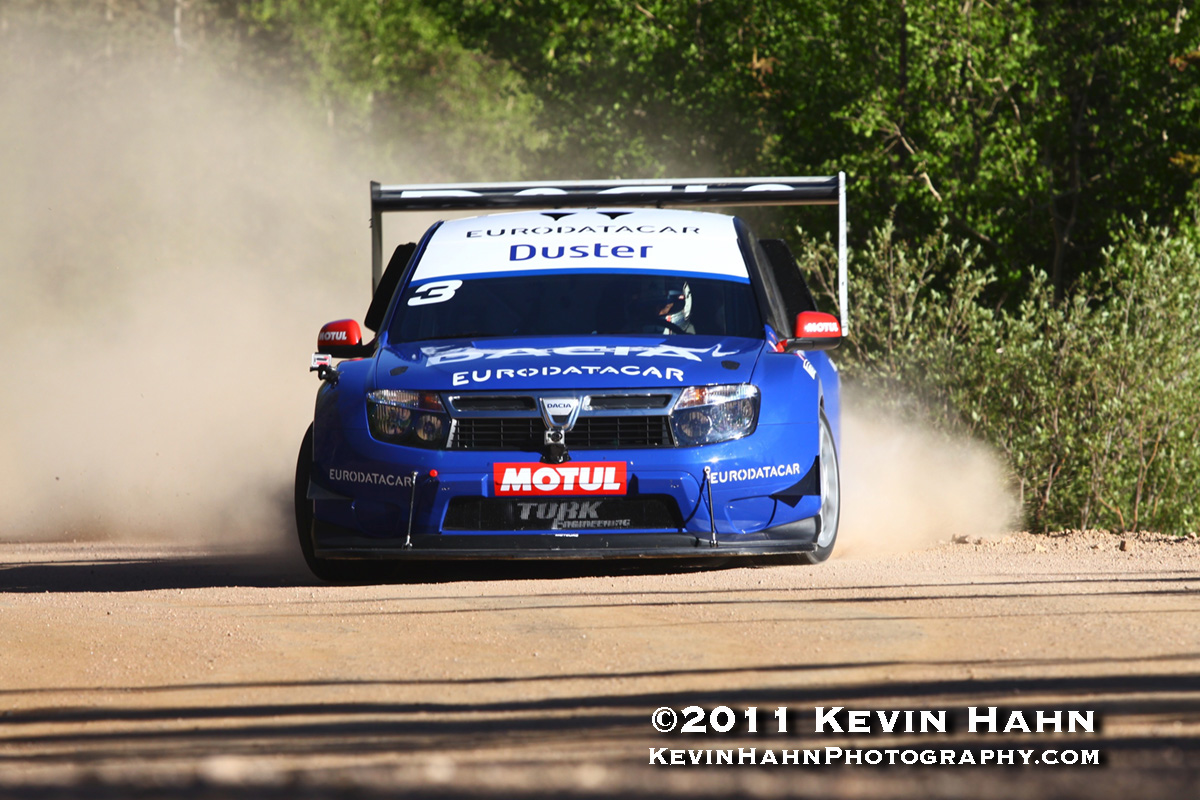 IMAGE: http://kevinhahnphotography.com/2011/PPIHC2011P3/images/%C2%A92011KevinHahnPPIHCP3%2040.jpg